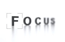 Mécanismes de progression myopique et freination